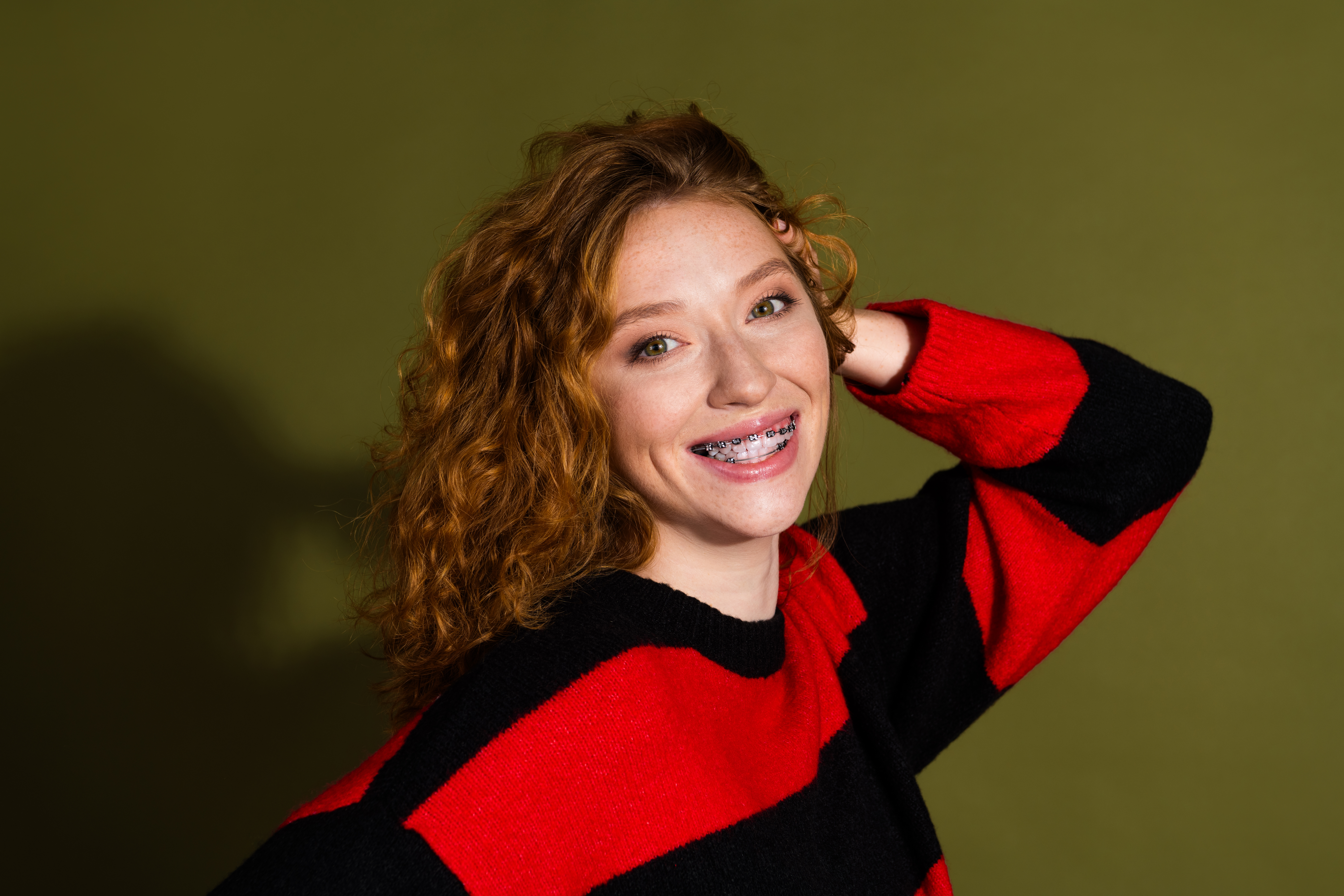 Mosaïque de différentes textures capillaires en très gros plan